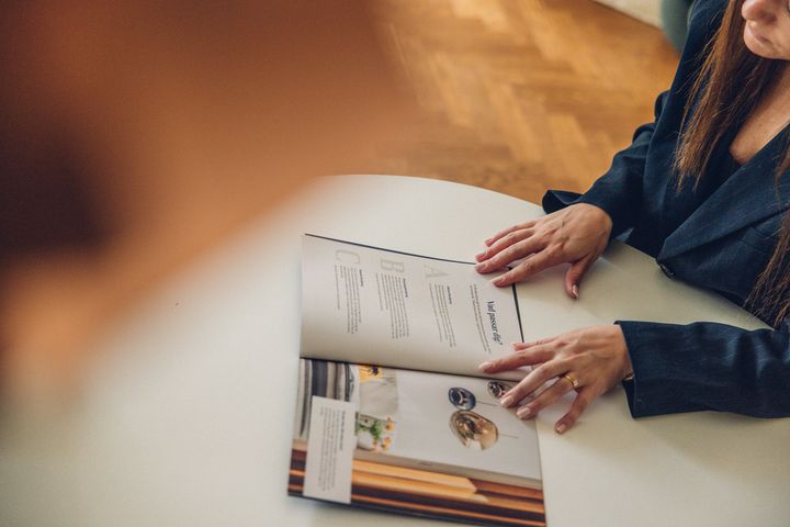 I augusti steg villapriserna i Sverige med 0,6 procent medan bostadsrättspriserna sjönk svagt med 0,1 procent. Det visar nya siffror från Svensk Mäklarstatistik.
