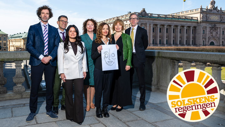 Solskensregeringen består av (från vänster) Markus Wråke, Mattias Goldmann, Evin Cetin, Olga Kordas, Linda Burenius, Nina Ekelund och Stefan Krook. Även Amelie (bilden), till vardags AI-funktion på Aktuell Hållbarhet, ingår i regeringen.
