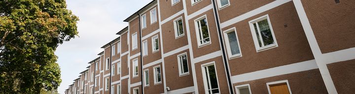 Husfasad i närförort