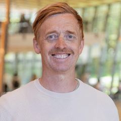 Hans Grönqvist, professor i nationalekonomi, Institutet för näringslivsforskning, har fått forskningspengar från Handelsrådet för att undersöka vilka konsekvenser som brottslighet får på den lokala handeln.