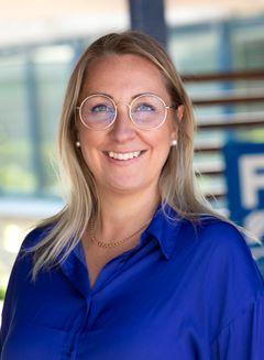 Bild på Marlene Lundkvist, kommuniaktionschef på SSSB i blå skjorta