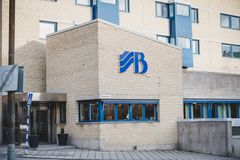 På Körsbärsvägen 2, bara ett stenkast från Kungliga Tekniska högskolan, bor cirka 325 studenter. Fastigheten rymmer även husvärdskontoret för samtliga fastigheter inom Jerumområdet.