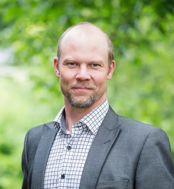 ”Även förbättringarna i investeringsstödet är viktiga framsteg som gör det möjligt för fler företag att växa och utvecklas. Dikoproduktionen är en nyckel för hela den svenska nötköttssektorn. Utan lönsamhet i det första ledet riskerar hela kedjan att bromsas. Med regeringens besked stärks nu grunden för ökad produktion”. Säger Joakim Borgs, ordförande i LRF:s Köttdelegation.