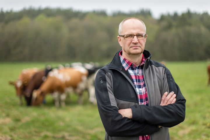 "Det måste gå att sköta mark och skog på ett sätt som både stärker naturen och gör det möjligt att producera mat, förnybar energi och skogsråvara". Säger Palle Borgström, LRF:s förbundsordförande.