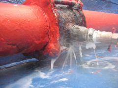 En läckande brandlina.