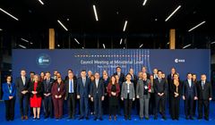 Gruppbild från ESA:s rådsmöte på ministernivå november 2022. Anna Rathsman står längst fram.