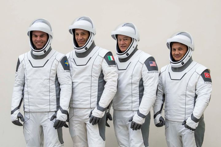 Besättningen till Ax-3. Alper Gezeravcı (Turkiet), Marcus Wandt, Michael López-Alegría (USA), Walter Villadei (Italien) Axiom Space