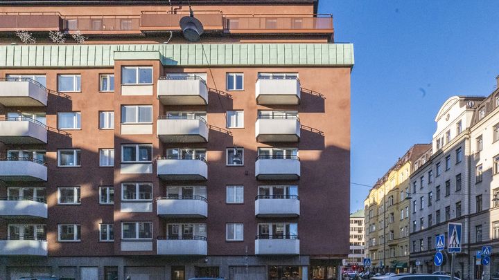 Bild på fastigheten Råttan 13 och dess träpåbyggnad Råttan 14