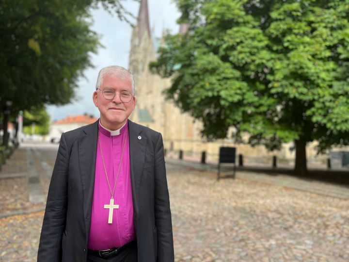 Biskop Åke Bonnier går i pension efter 12 år som biskop i Skara stift. Han lägger ner staven 14 september i samband med en mässa i Skara domkyrka.