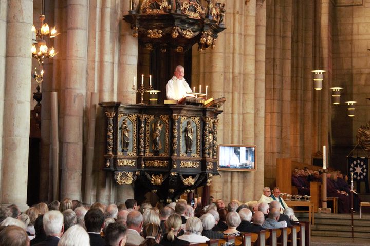 Biskop Åke höll sin sista predikan som biskop i Skara stift i en fullsatt domkyrka