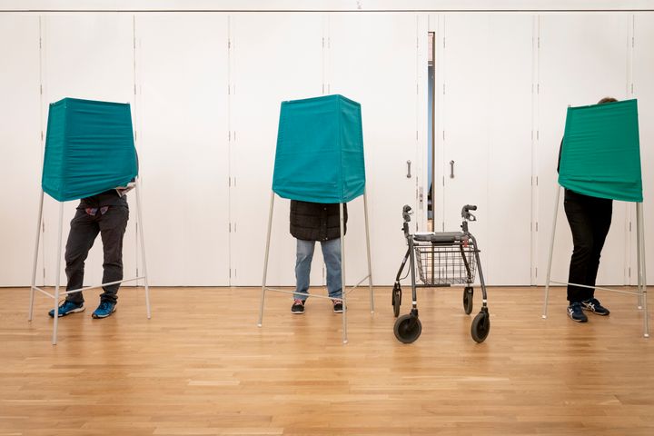 På söndag är det valdag i kyrkovalet och efter valet överlämnas valsedlar till Skara stift för slutlig sammanräkning.