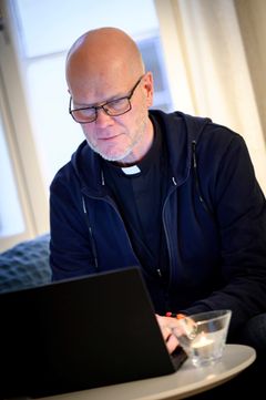 Jourhavande präst är ett nationellt uppdrag, som samordnas via stiften. Prästerna som bemannar jourhavande präst arbetar i hela landet.