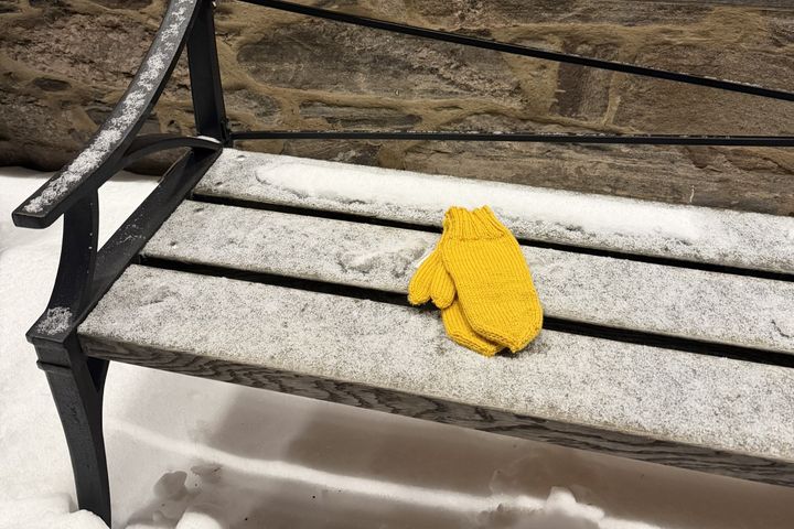 Idag möttes många av hemstickade gåvor när de startade sin torsdag.