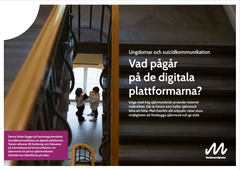 Två personer står och pratar i en hall under en trappa, i en vårdkontext. Omslagsbild till broschyr.