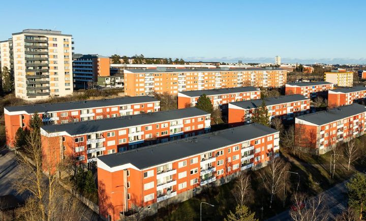 Familjebostäder tar över 1200 hyresrätter i Hjulsta.