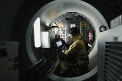 Samtliga praktiska moment i utbildningen sker på plats, medan de teoretiska delarna genomförs på distans. Utbildningen kommer att arrangeras i tre omgångar med kursstart på hösten 2024, 2025 och 2026.