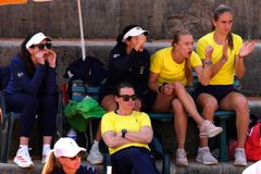 Svenskt jubel på bänken.