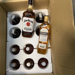 En allt vanligare syn för Tullverkets inspektörer. En låda med tolv spritflaskor beställda från en utländsk webbutik utan att svensk alkoholskatt har betalats.