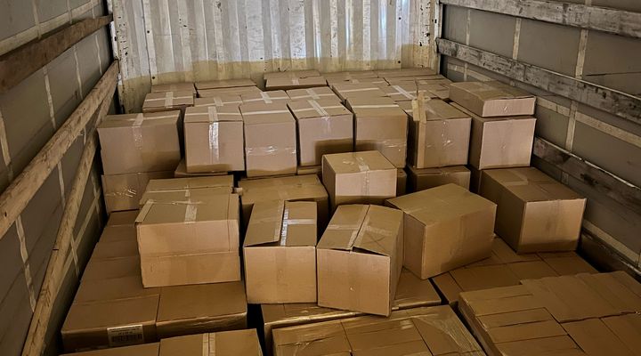 I en ungerskregistrerad lastbilstrailer hittade tullinspektörerna 54 kartonger som innehöll 741 050 Tramadol-tabletter.