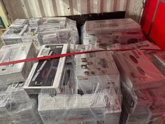 Tre av dessa fem lastpallar innehöll narkotika istället för hushållsapparater.