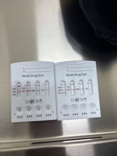 Ett snabbtest på några av sväljarkapslarna avslöjade direkt att det var narkotika i resväskan.