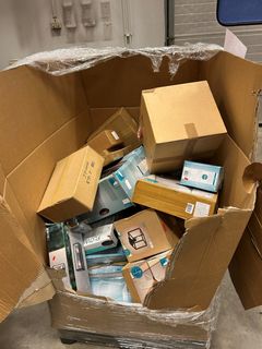 Innehållet i ett av de åtta stora fusklådor som döljde den egentligen lasten.