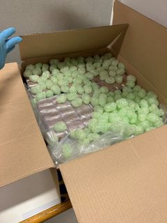 Varje låda innehöll stora mängder omsorgsfullt förpackad narkotika.