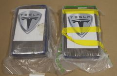 Två kokainpaket av de 32 som hittades i kyltrailern såg annorlunda ut.