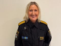 - Hundar som kan söka efter sedlar är ytterligare ett viktigt verktyg i kampen mot den organiserade brottsligheten, säger Anna-Karin Edström Lundemo, chef för Tullverkets hundverksamhet. Foto: Tullverket
