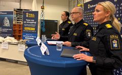 Från vänster i bild: Lina Andersson, tf chef Tullverkets kriminalavdelning, Johan Norrman, generaltulldirektör och Jennie von Alten, chef för kontrollavdelningen.