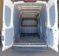 Flera fingeravtryck och DNA-spår säkrades på insidan av hyrfordonets bakdörrar och hjälphandtag.