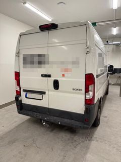 41-åringens firmabil som fraktade narkotika i färgburkar.