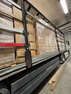 Den slovenskregistrerade trailern när sidoskydden var borttagna.