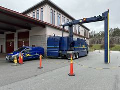 En av Tullverkets nuvarande mobila skannrar tillfälligt på plats i Svinesund. Nästa år får Svinesund en ny mobil skanner som ska vara stationerad där. Foto: Tullverket