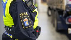 Genrebild på en tulltjänsteman i yttre tjänst