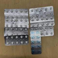 En kvinna i 60-årsåldern beställde 120 tabletter som innehöll den narkotikaklassade substansen zolpidem. Hon hävdade i förhör att hon blev av med sin läkare som förskrev recepten åt henne för många år sedan. Hon beställde därför de tabletter som hon kommer ihåg att hon beställde. Kvinnan dömdes för ringa narkotikasmuggling vid sex olika tillfällen till 200 dagsböter om 170 kr (sammanlagt 34 000 kronor).