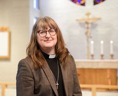 Carolina Paulson är församlingsherde i Umeå landsförsamling och Tavelsjö församling från årsskiftet. Foto i Tavelsjö kyrka.