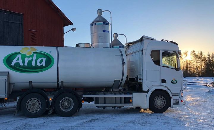 Glappet mellan utbud och efterfrågan på världsmarknaden för mejeriprodukter har under 2024 bidragit till att driva upp ersättningen till svenska mjölkbönder. Foto: Arla