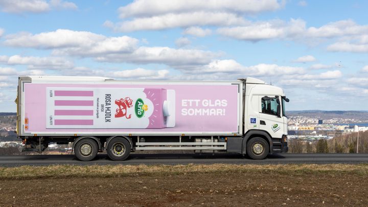 Trots fortsatt höga mjölkvolymer i Europa har industripriserna stabiliserats. Marknaden präglas dock av osäkerhet kopplad till det geopolitiska läget i Mellanöstern. Foto: Arla/Fredrik Gustavsson