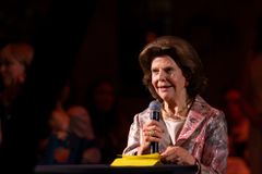 H.M. Drottningen håller tal under kvällen