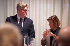 Rapportlansering: "Det är coolt med tekniken, men man märker att människorna som styr inte hinner med"