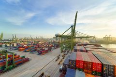Tisdag den 13 oktober kl. 11.30–12.45 presenterar Industrins Ekonomiska Råd, på uppdrag av Industrirådet, rapporten ”Den nya konkurrensen från Kina”.