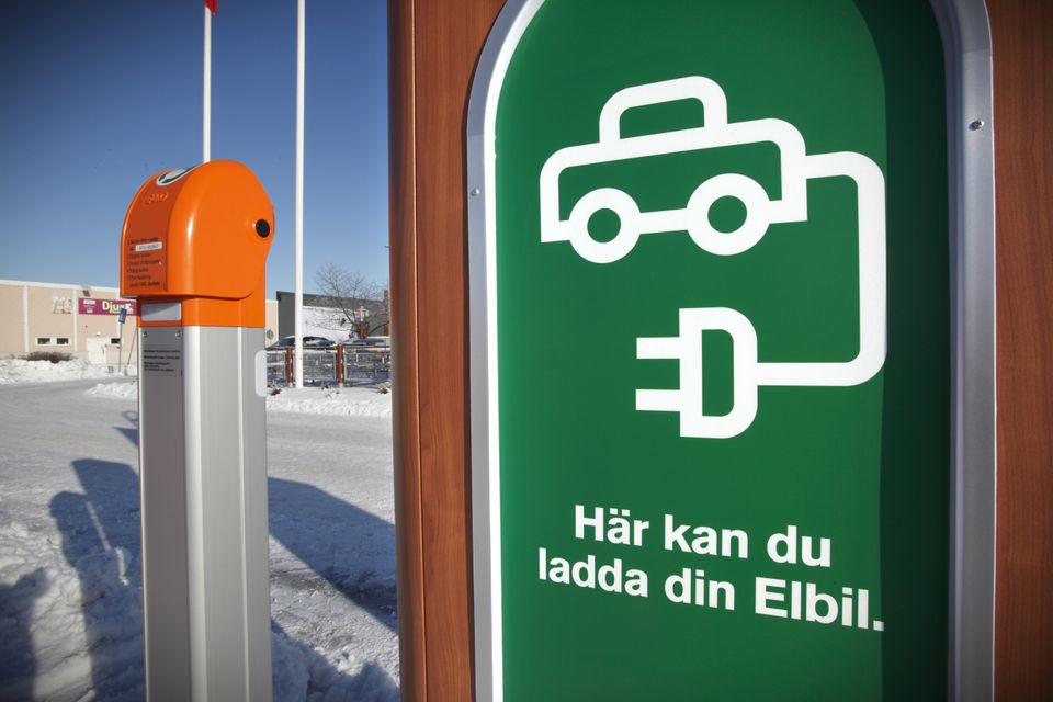 Privat laddning viktigare än offentlig för elbilsköpare | VTI, Statens väg- och transportforskningsinstitut