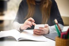 Tre av fyra som fick studieskulder överlämnade till Kronofogden hade redan skulder där, visar CSN:s genomgång.