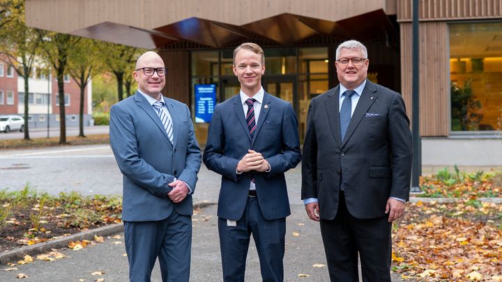 Johann Wischer Sjöberg (L), Jesper Englundh (S) och Peter Book (M).
