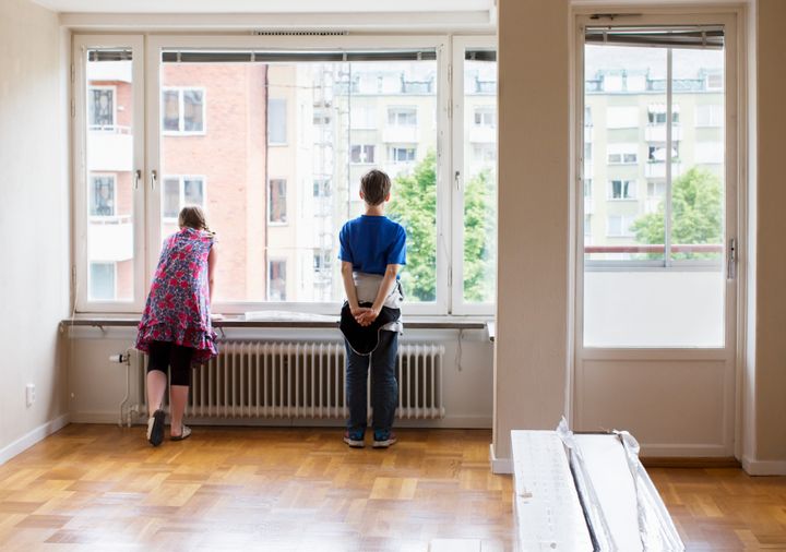 För många som separerar är boendefrågan den svåraste nöten att knäcka, vilket SBAB:s kartläggning bekräftar. Varken kvinnor eller män med medianinkomst har råd att köpa en genomsnittlig trea i någon av Sveriges 25 största kommuner - med undantag för män i Västerås.