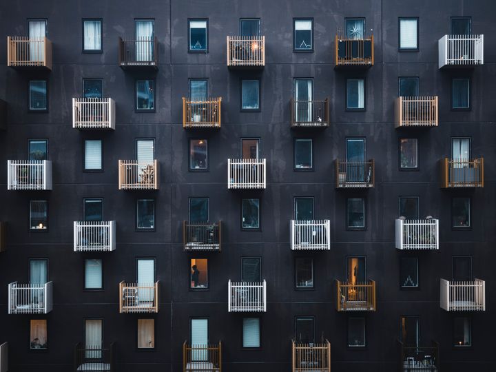 En majoritet (58 procent) av bostadsrättsägarna är inställda på att avgiften kommer att höjas 2026. Hälften tror att avgiften kommer att höjas med upp till 10 procent.