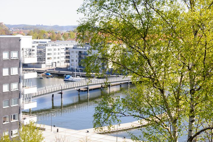 Bostadspriserna fortsatte att stiga i april, men än så länge ligger de kvar en bra bit under toppnoteringarna från våren 2022.