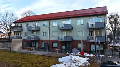 12 hyresrätter, Relingen 2,  i Västerås är först ut att byggas med Svanens nya krav för byggnader 4.0. Bakom projektet står Bostjärnan Förvaltning AB, Gema VVS-Teknik AB och Totalbyggen i Västerås.