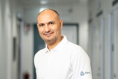 Adam Al-iedani, specialist i internmedicin, gastroenterologi och hepatologi på Aleris Mage och Tarm